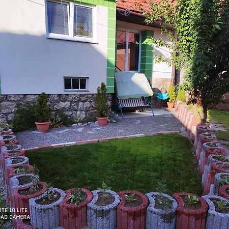 Apartman Lucky 5 Izbovy Rodinny Dom Exterior photo
