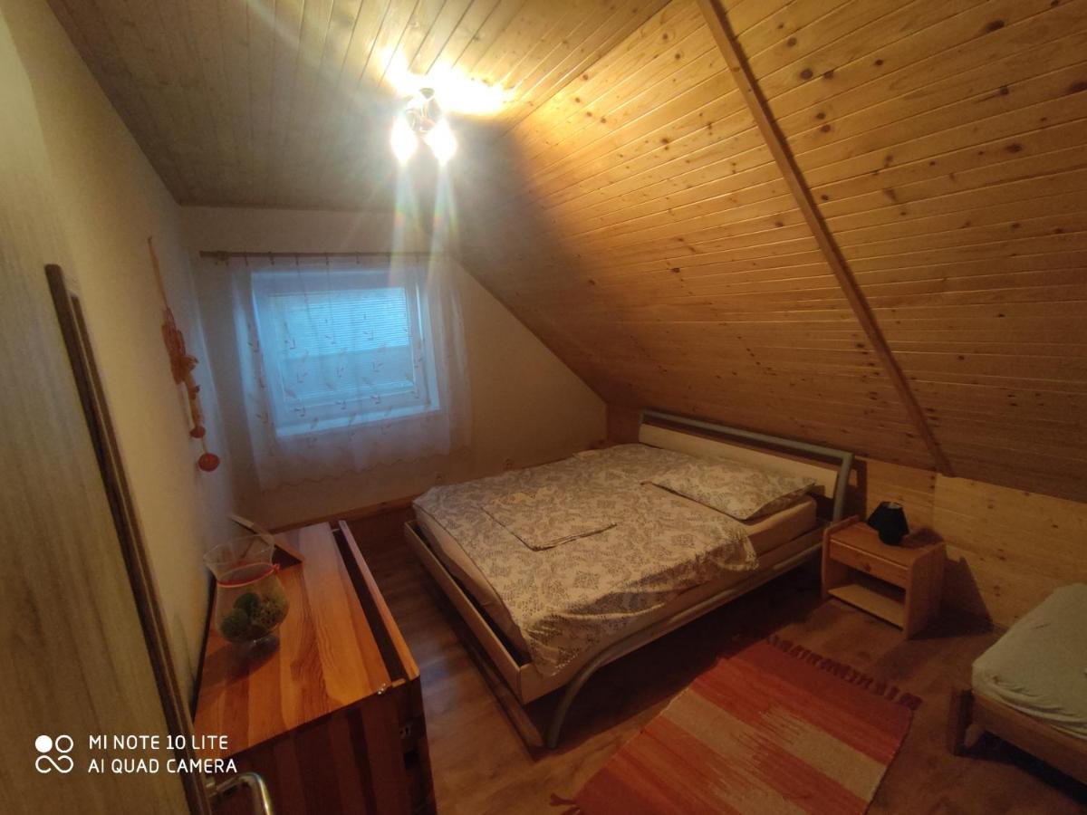 Apartman Lucky 5 Izbovy Rodinny Dom Exterior photo